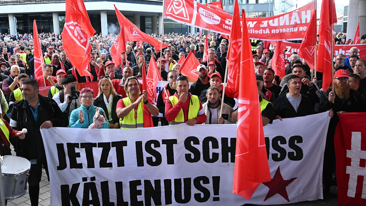 175.000 Beschäftigte protestieren gegen Stellenabbau
