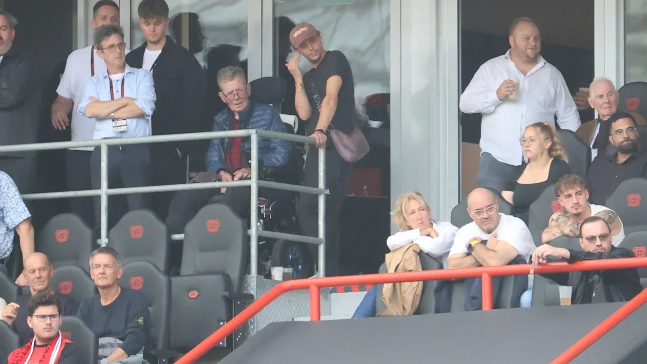 Trauer um Peter Hermann (†74): Vor 2 Wochen war er noch im Rollstuhl im Stadion