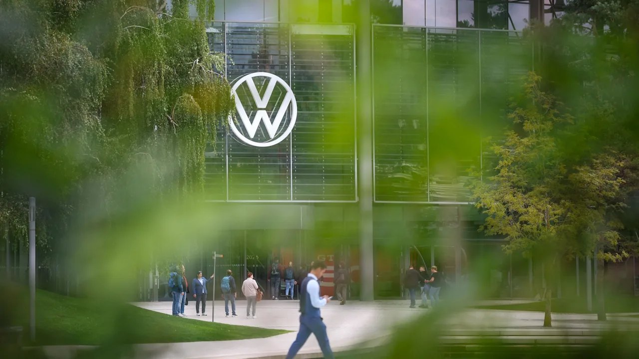 Absatzprobleme! VW-Aktie stürzt ab