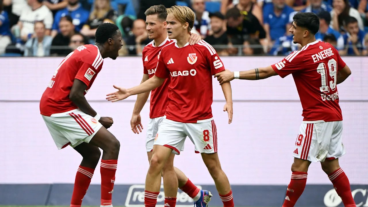 Energie 3:0 beim KSC: Erst VAR-Wirbel, dann Auswärtssieg