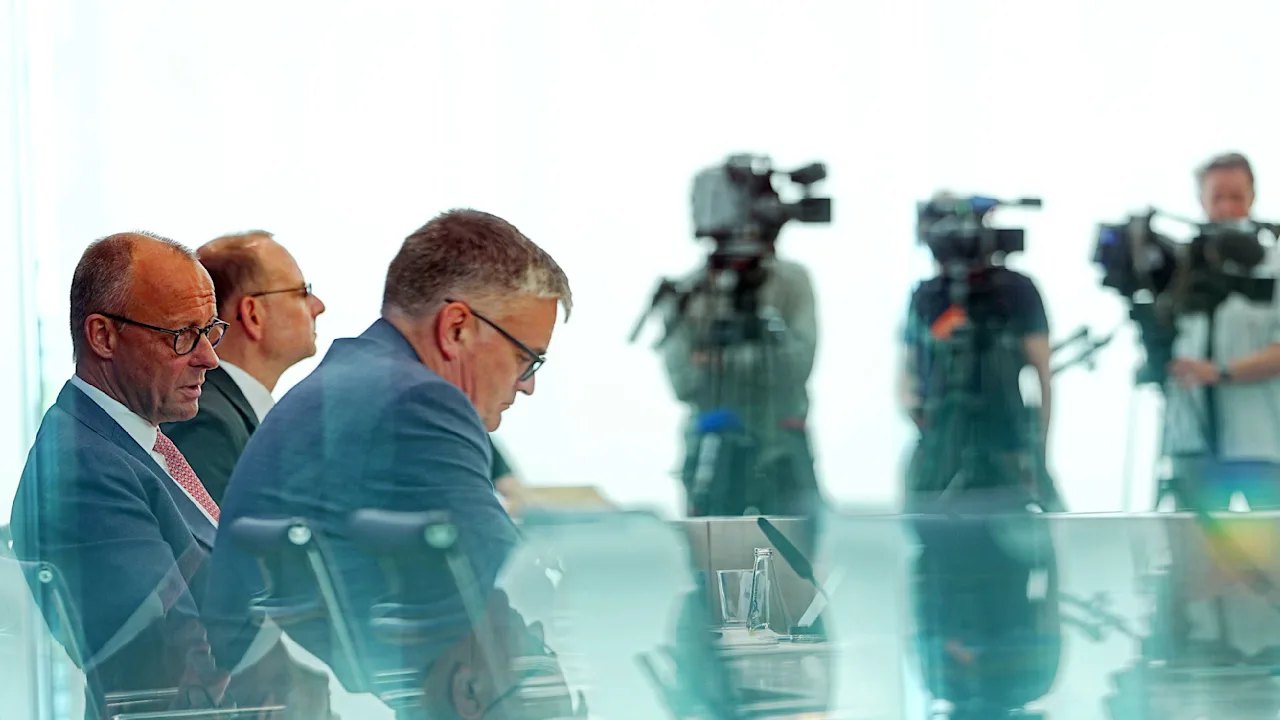 Meinungsforscher knöpfen sich Kanzler-Sprecher vor