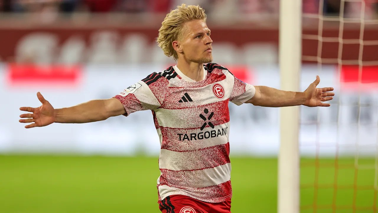 Andreas Müller siegt sich zum Fortuna-Vertrag