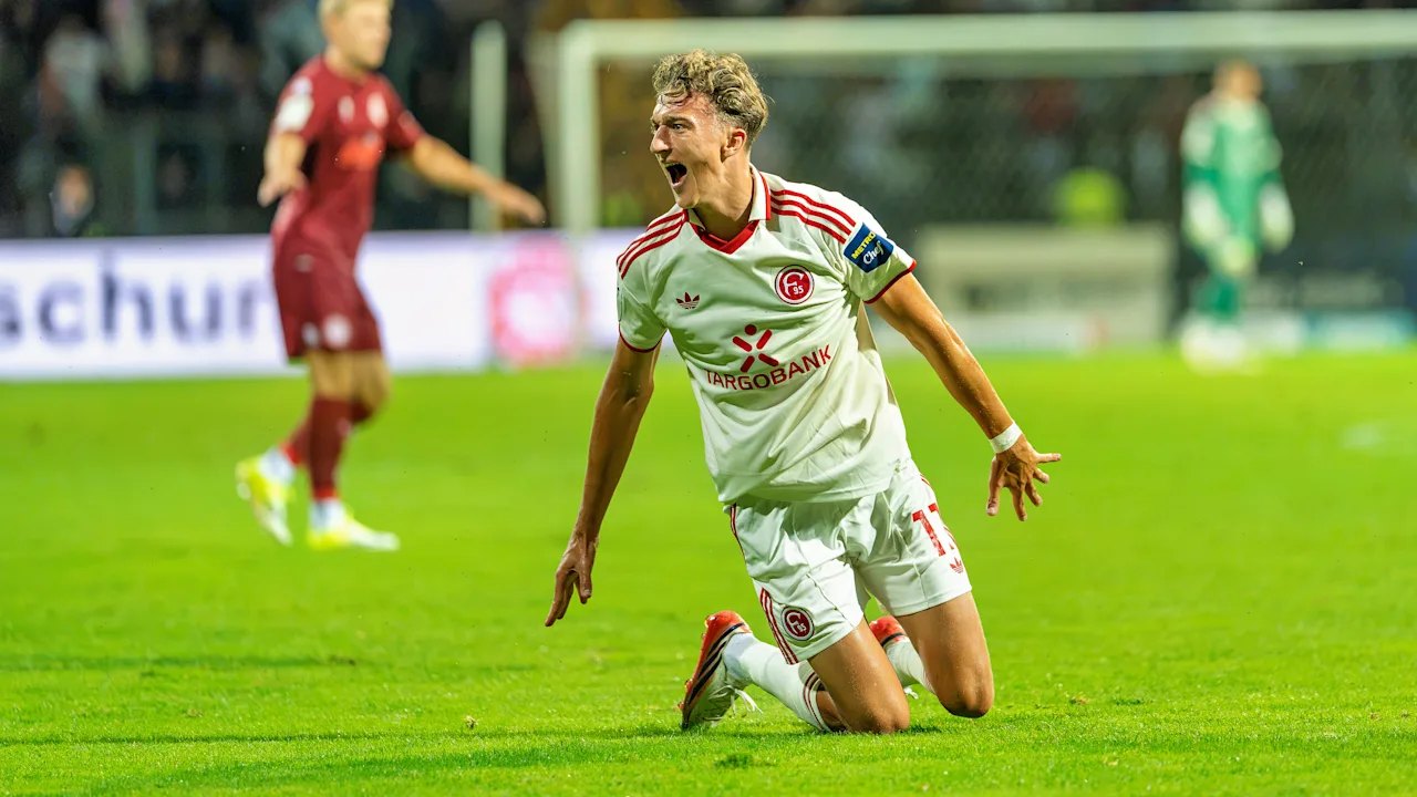 Fortuna Düsseldorf feiert Mini-Woltemade Lukas Eixler
