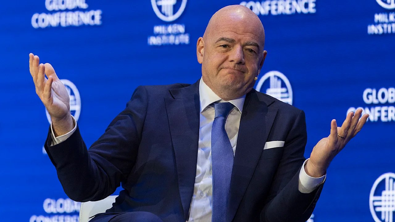 Uefa fordert 2,1 Milliarden US-Dollar von Infantino