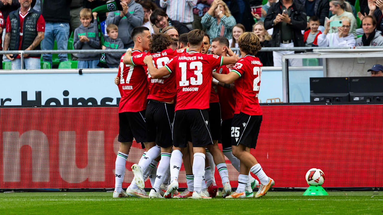 Hannover 96 lässt Sandro Wagner vorm TV jubeln! Boss-Seitenhieb gegen Titz