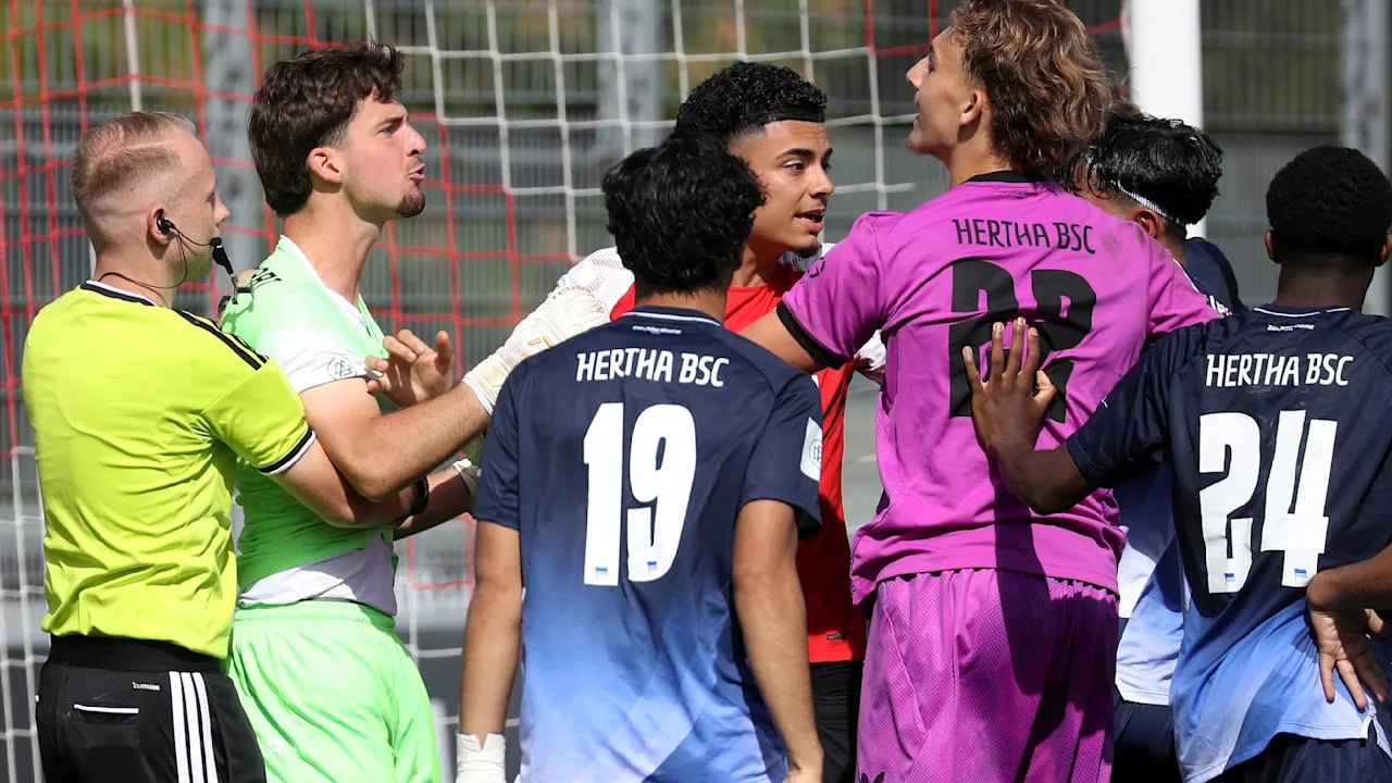 Live im TV! Wilde Szenen nach Pokal-Coup von Herthas U19