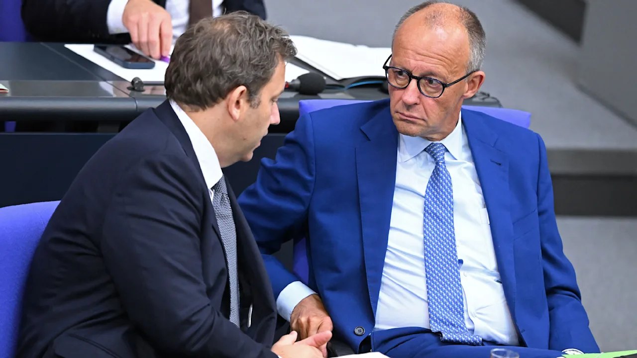 Kein SPD-Rausschmiss geplant: Kanzleramt: Spekulationen sind „aus der Luft gegriffen“
