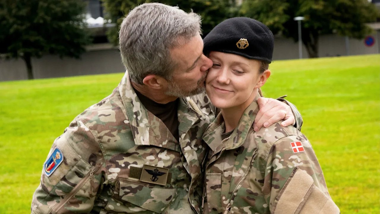 Prinzessin Isabella beim Militär: Königsbesuch in der Kaserne