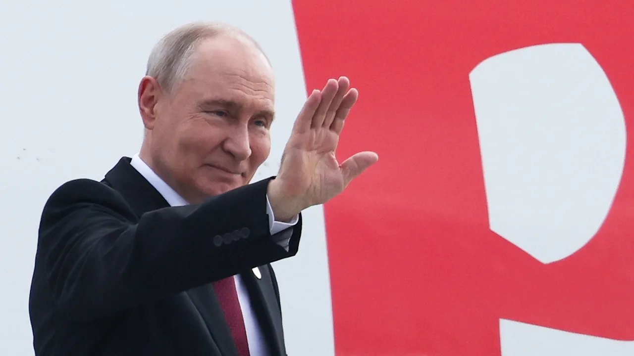 Bewaffneter Druck und das verlogene Umfrage-Wunder für Putin