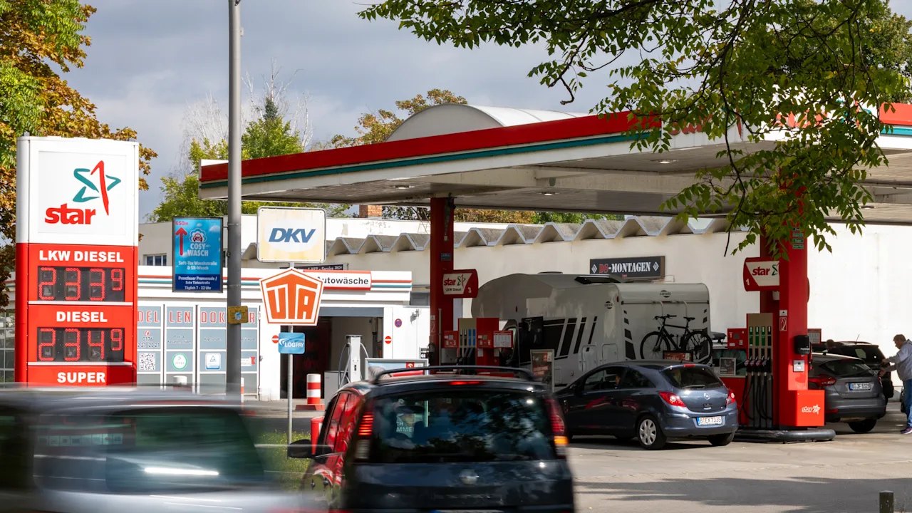 Spritpreis-Panik vor der Wahl! Plötzlich haben Politiker viele Ideen