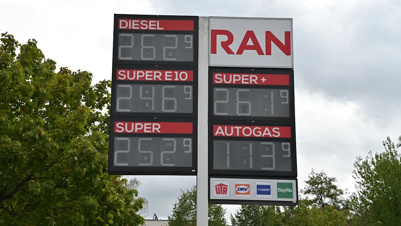 Spritpreis steigt um 12 Uhr: So teuer sind Benzin und Diesel jetzt