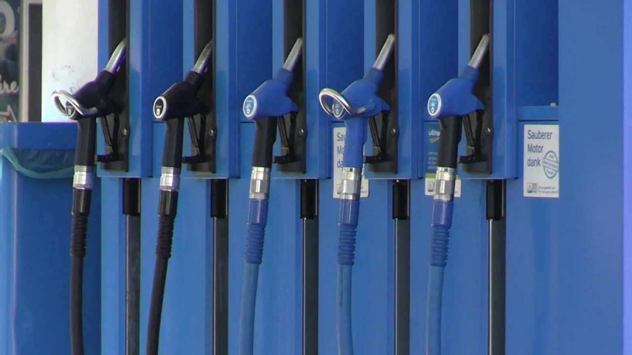 Bis zu 25 Cent pro Liter! So stark will die Regierung Autofahrer entlasten